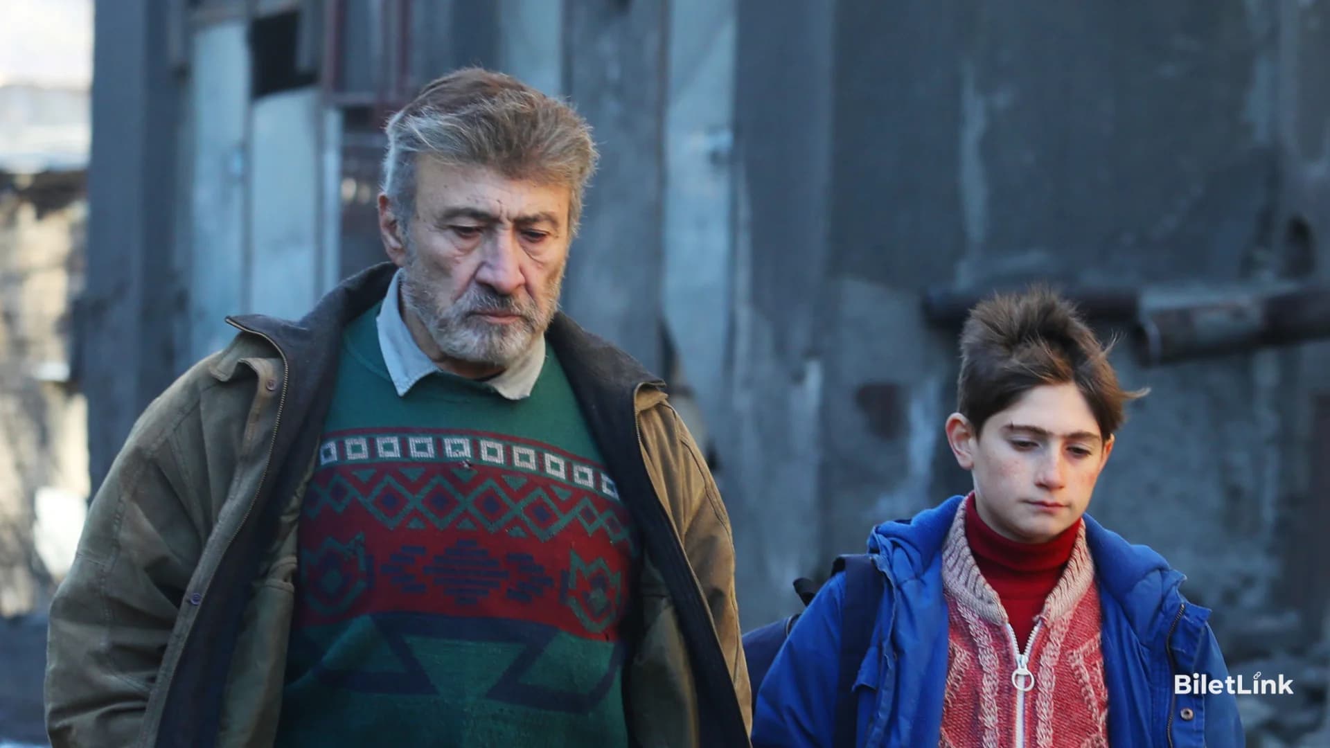 Babalarımdan Biri Ay'dır