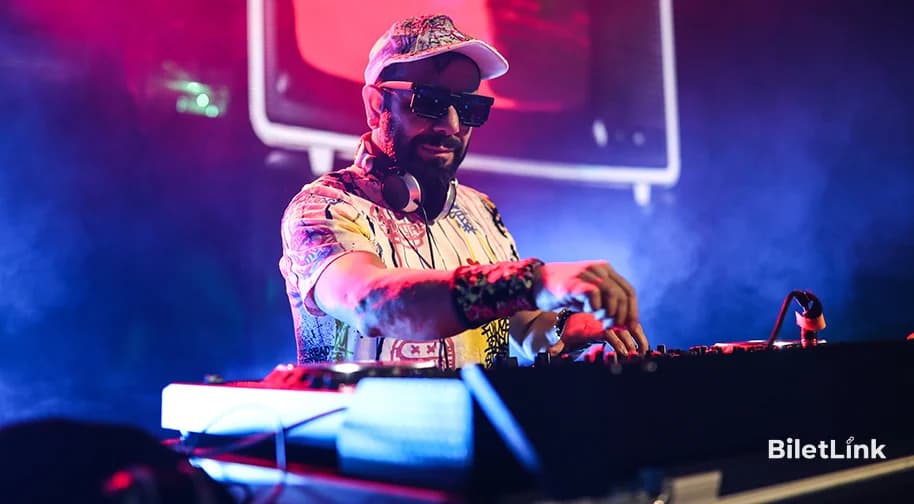 Dj Hakan Küfündür ile 90'lar 2000'ler Türkçe Pop Parti